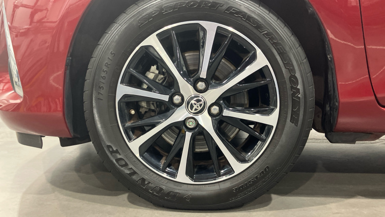 Toyota Yaris 1.5 VVT-i Icon Tech 5dr CVT Petrol Hatchback